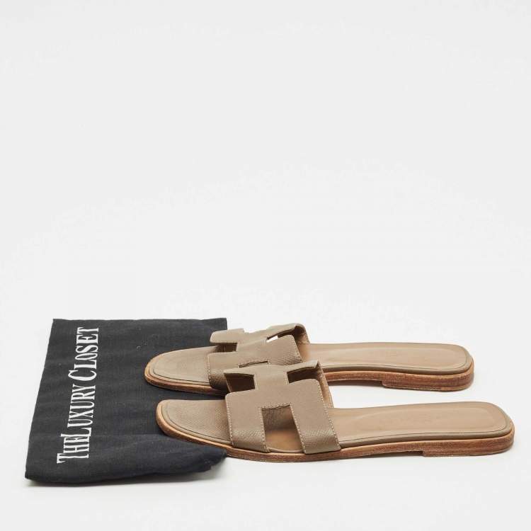 Pre Owned Hermes Brown Leather Oran Flat Slides Size 39