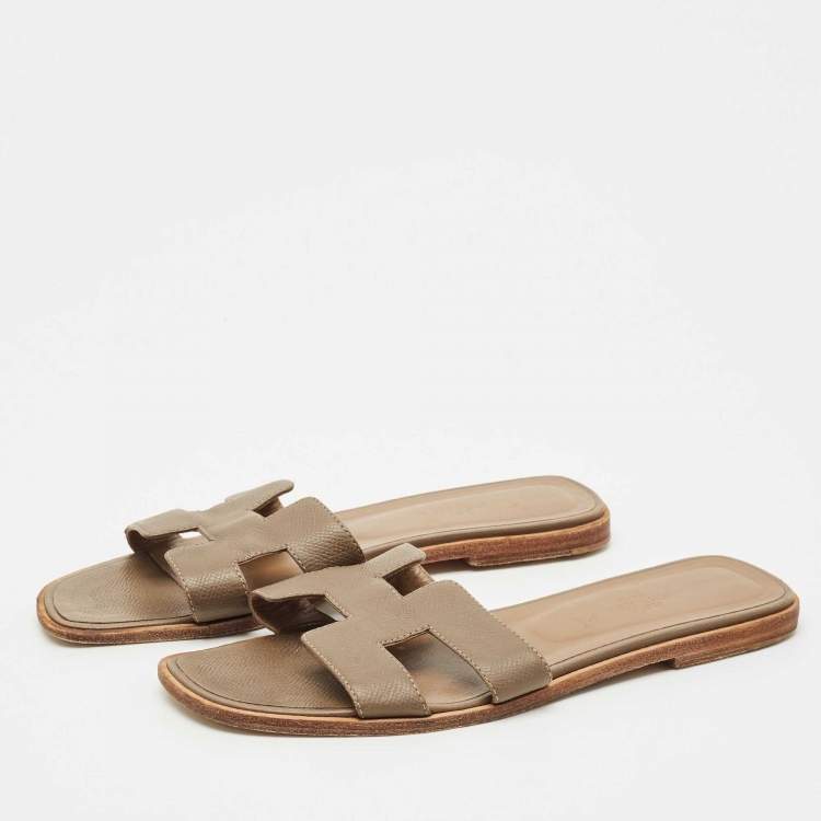 Pre Owned Hermes Brown Leather Oran Flat Slides Size 39