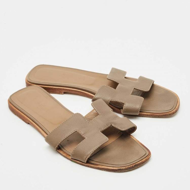 Pre Owned Hermes Brown Leather Oran Flat Slides Size 39