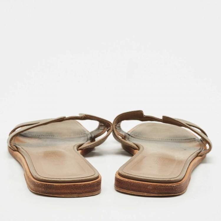 Pre Owned Hermes Brown Leather Oran Flat Slides Size 39