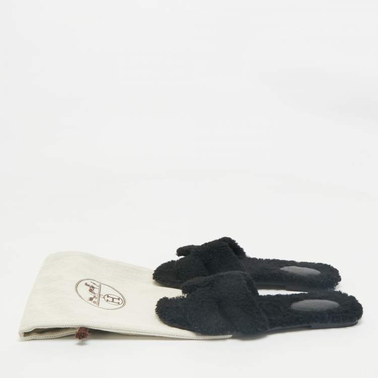 Pre Owned Hermes Black Shearling Fur Oran Flat Sandals Size 39