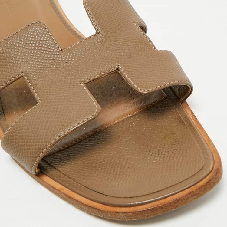 Pre Owned Hermes Grey Leather Oran Flat Slides Size 39.5