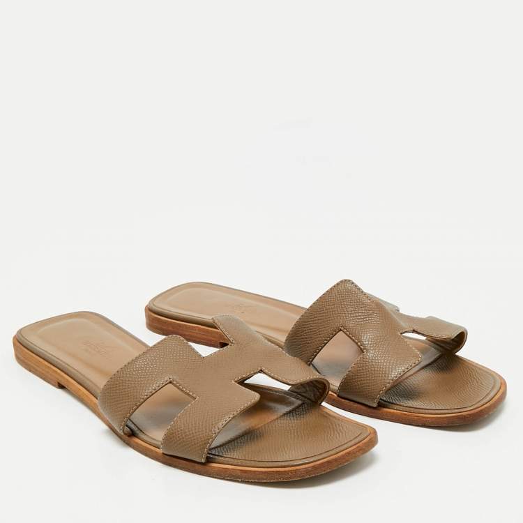 Pre Owned Hermes Grey Leather Oran Flat Slides Size 39.5