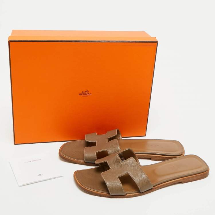 Pre Owned Hermes Grey Leather Oran Flat Slides Size 39.5