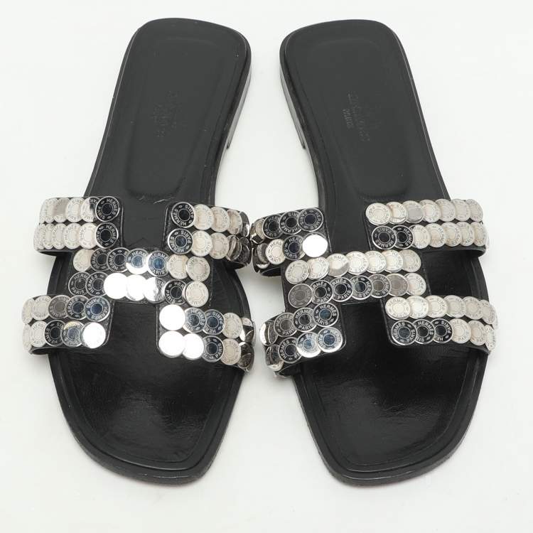 Pre Owned Hermès Black Leather Clou De Selle Embellished Oran Flat Slides Size 39