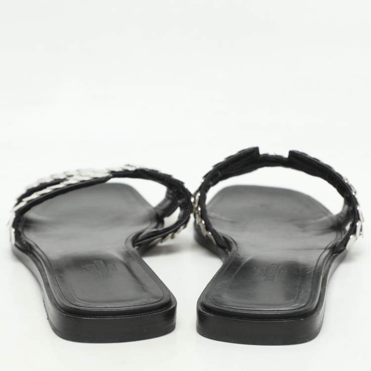 Pre Owned Hermès Black Leather Clou De Selle Embellished Oran Flat Slides Size 39