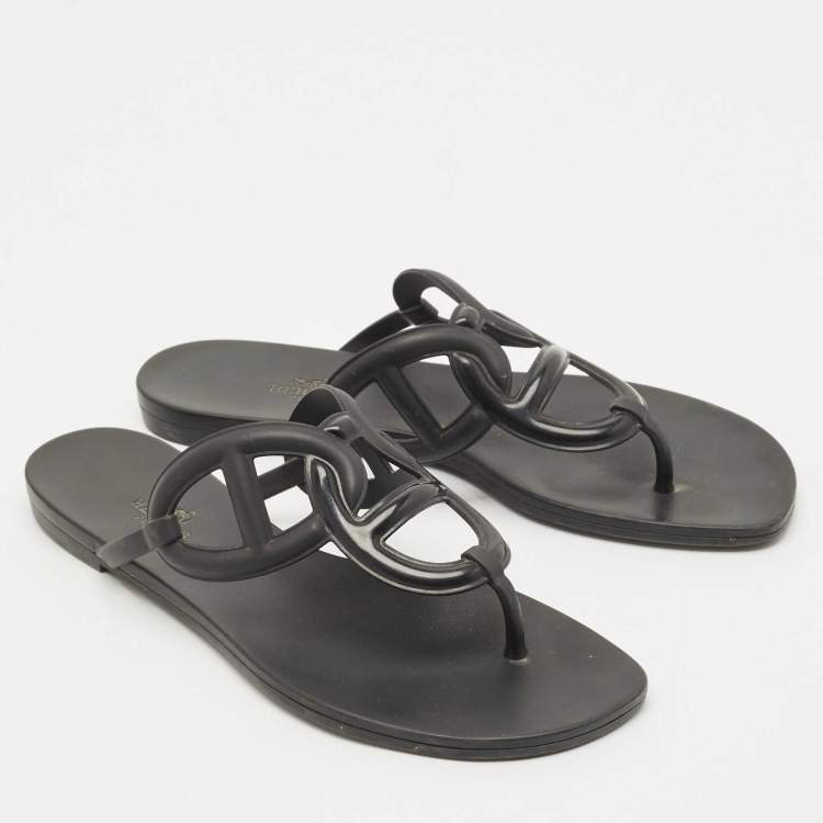 Pre Owned Hermes Black Rubber Egerie Flat Thong Sandals Size 39