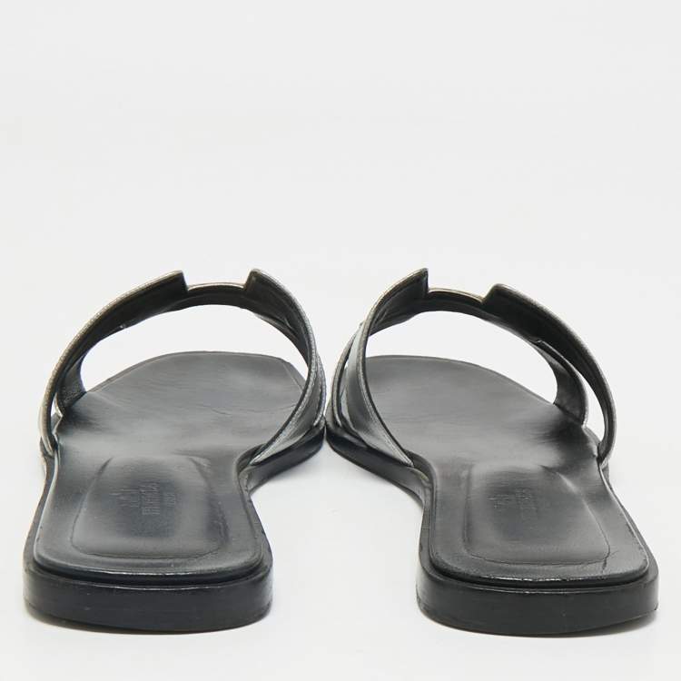Pre Owned Hermes Silver Leather Oran Flat Slides Size 39