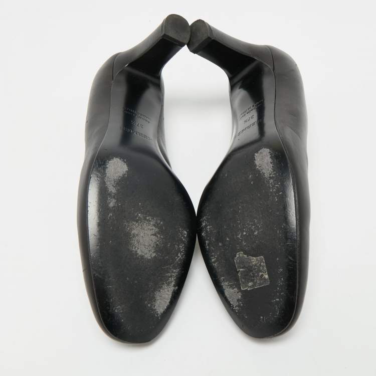 Pre Owned Hermes Black Leather Block Heel Pumps Size 37.5
