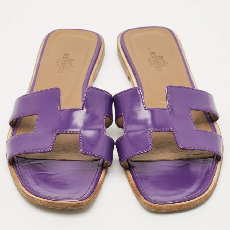 Pre Owned Hermes Purple Patent Leather Oran Flat Slides Size 36.5