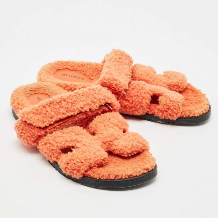 Pre Owned Hermes Orange Shearling Fur Chypre Flat Sandals Size 39