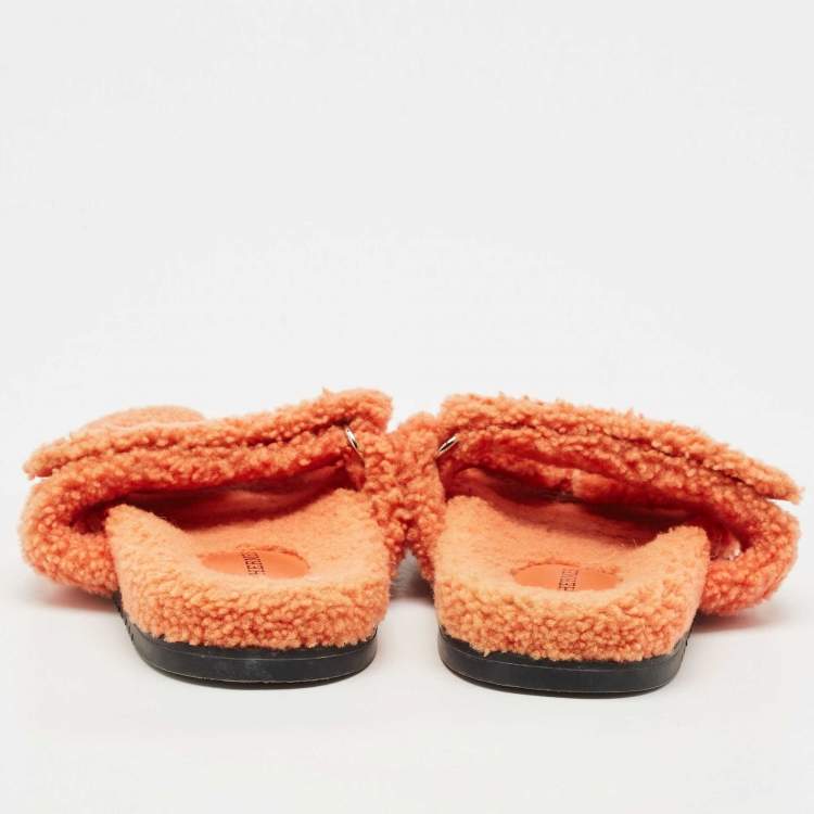 Pre Owned Hermes Orange Shearling Fur Chypre Flat Sandals Size 39