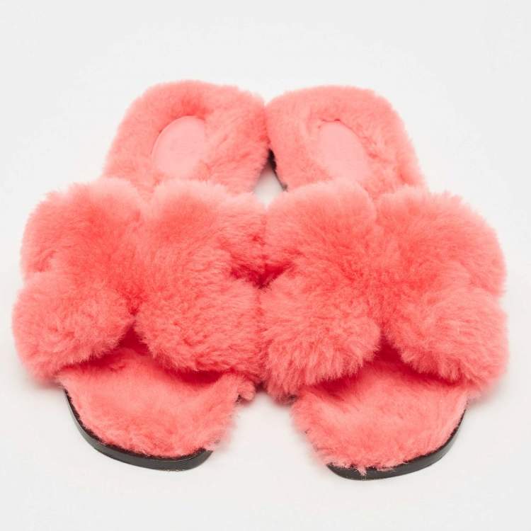Pre Owned Hermes Red Shearling Fur Oran Flat Sandals Size 38.5