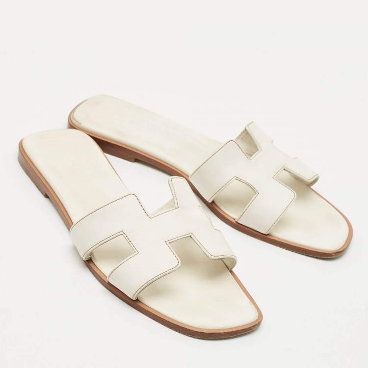 Pre Owned Hermes White Leather Oran Flat Slides Size 39