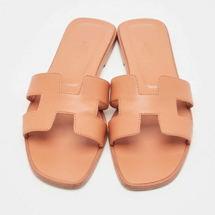 Pre Owned Hermes Peach Leather Oran Flat Slides Size 38