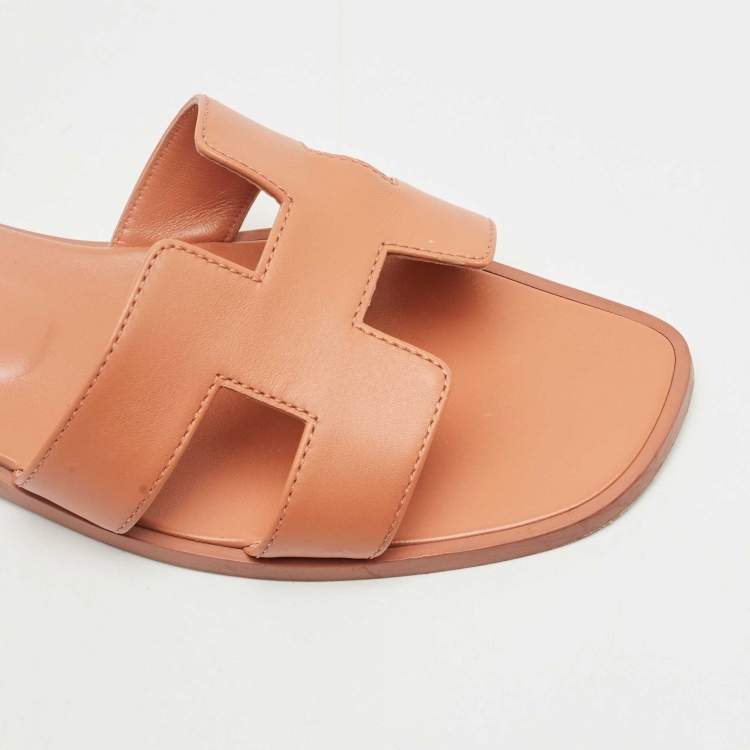 Pre Owned Hermes Peach Leather Oran Flat Slides Size 38