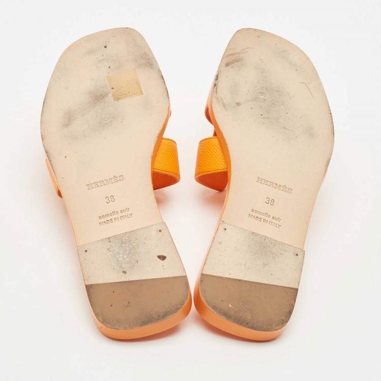 مملوكة مسبقًا Hermes Orange Leather Oran Flat Slides Size 38