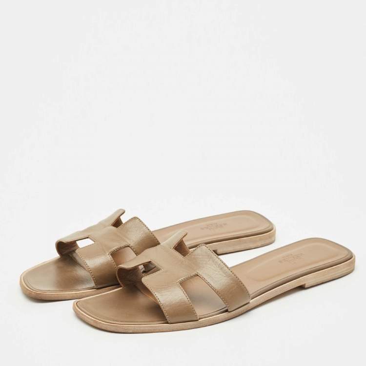 Pre Owned Hermes Brown Leather Oran Flat Slides Size 42