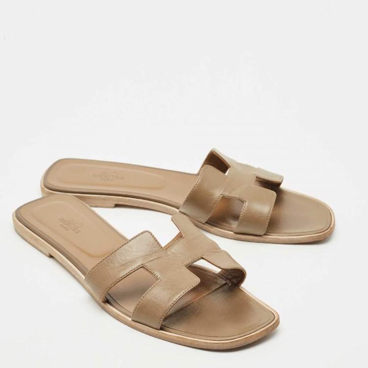 Pre Owned Hermes Brown Leather Oran Flat Slides Size 42