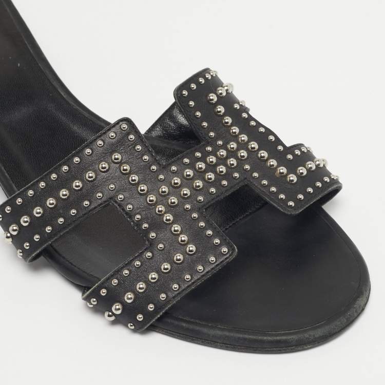 Pre Owned Hermes Black Leather Studded Oasis Slide Sandals Size 39.5