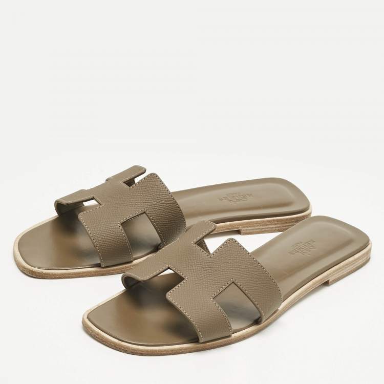 Pre Owned Hermes Brown Leather Oran Flat Slide Sandals Size 38.5