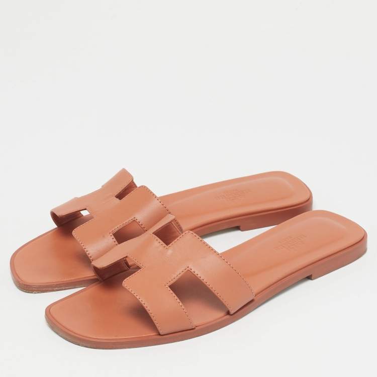 Pre Owned Hermes Orange Leather Oran Flat Slide Size 38.5
