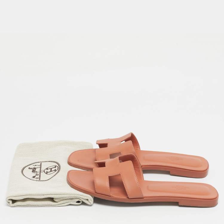 Pre Owned Hermes Orange Leather Oran Flat Slide Size 38.5