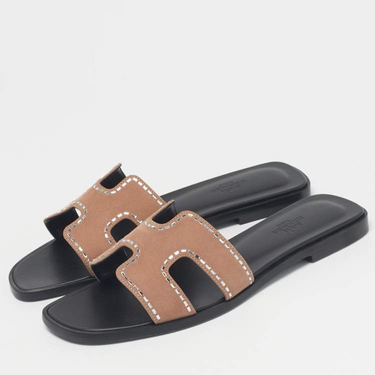 Pre Owned Hermès Brown Suede Oran Flat Slides Size 39