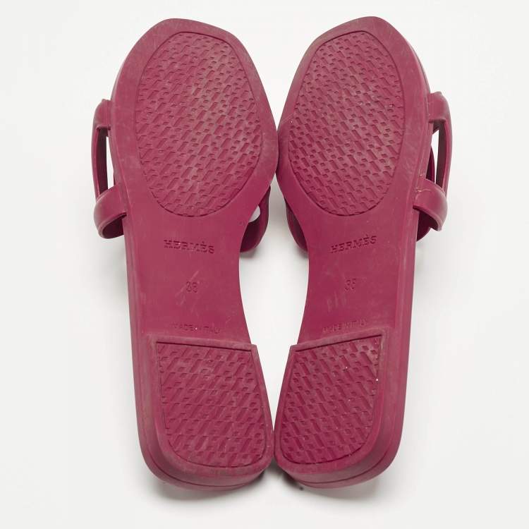 Pre Owned Hermes Burgundy Rubber Aloha Flat Slides Size 38
