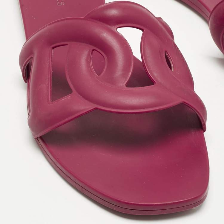 Pre Owned Hermes Burgundy Rubber Aloha Flat Slides Size 38