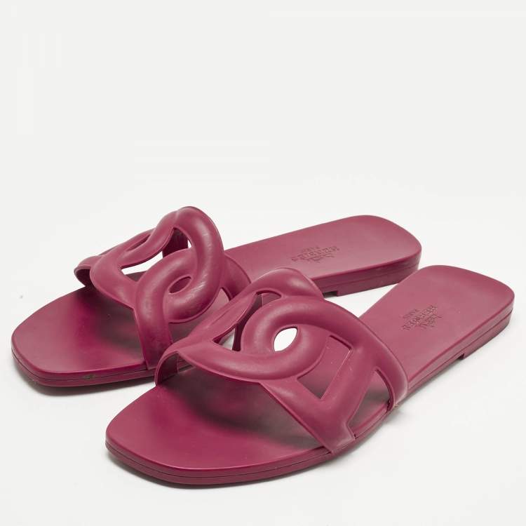 Pre Owned Hermes Burgundy Rubber Aloha Flat Slides Size 38