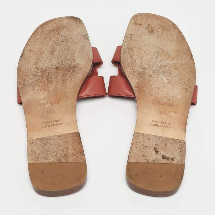 Pre Owned Hermes Brick Red Leather Oran Flat Slides Size 38.5