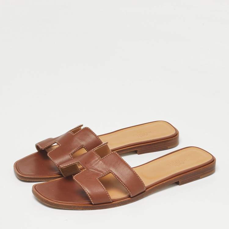 Pre Owned Hermes Brown Leather Oran Flat Slides Size 39