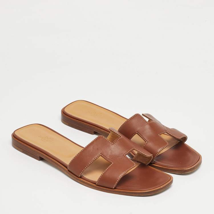 Pre Owned Hermes Brown Leather Oran Flat Slides Size 39