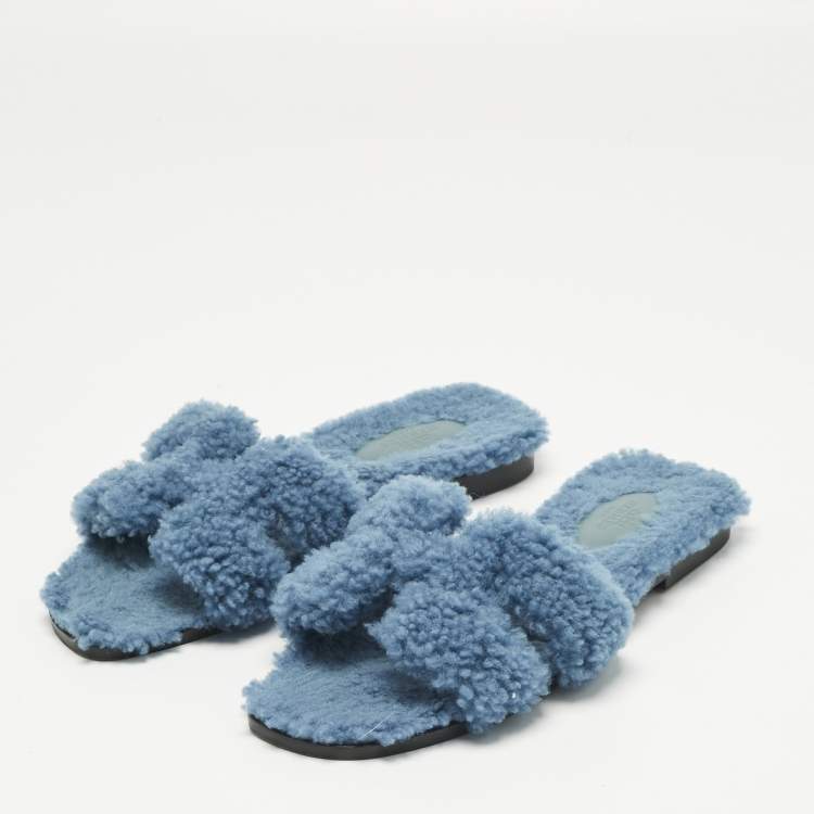 Pre Owned Hermes Blue Shearling Fur Oran Flat Slides Size 37.5