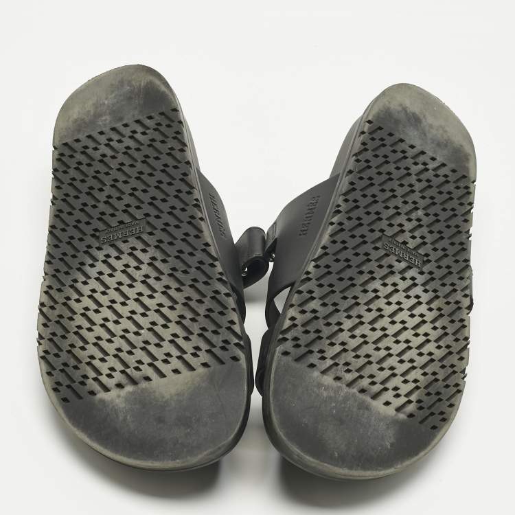 Pre Owned Hermes Black Leather Chypre Flat Sandals Size 40.5