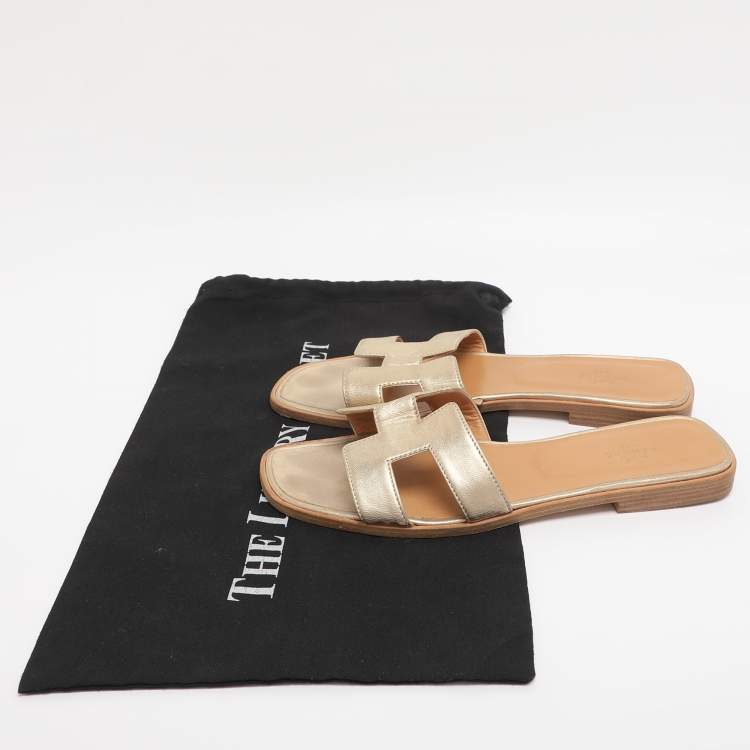 Pre Owned Hermes Gold Leather Oran Flat Slides Size 40