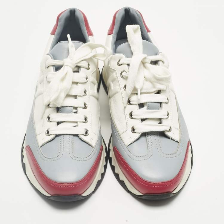 مملوكة مسبقًا حذاء رياضي هيرمس ترايل جلد أبيض منخفض من أعلى مقاس 39