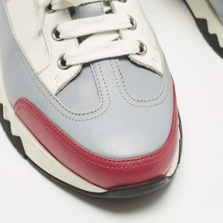 مملوكة مسبقًا حذاء رياضي هيرمس ترايل جلد أبيض منخفض من أعلى مقاس 39