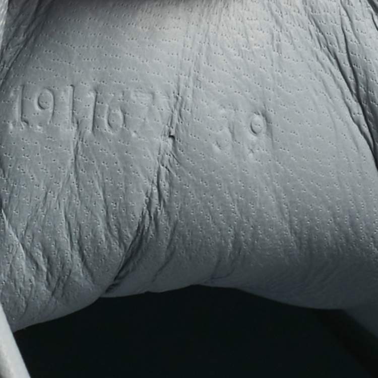 مملوكة مسبقًا حذاء رياضي هيرمس ترايل جلد أبيض منخفض من أعلى مقاس 39