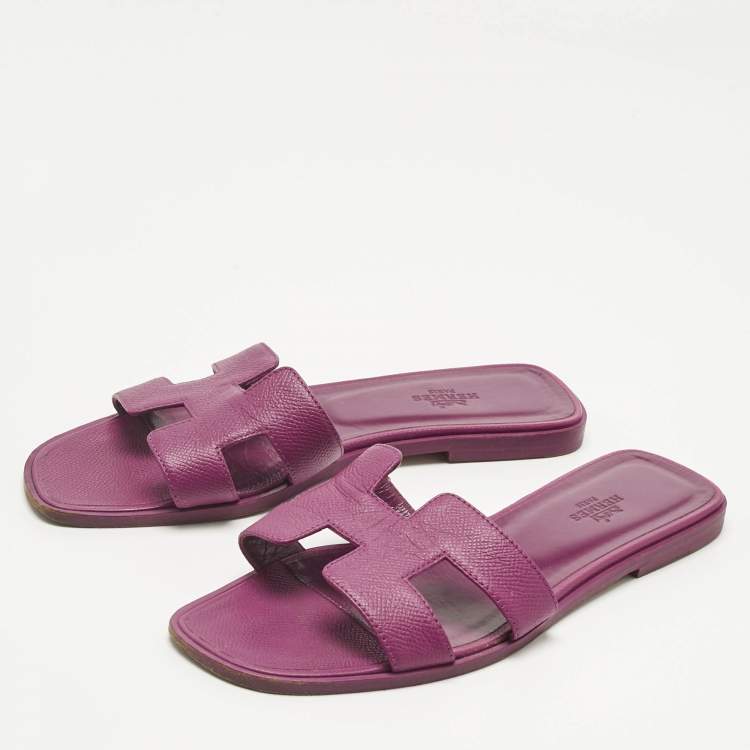مملوكة  مسبقًا Hermes Purple Leather Oran Flat Slides Size 38