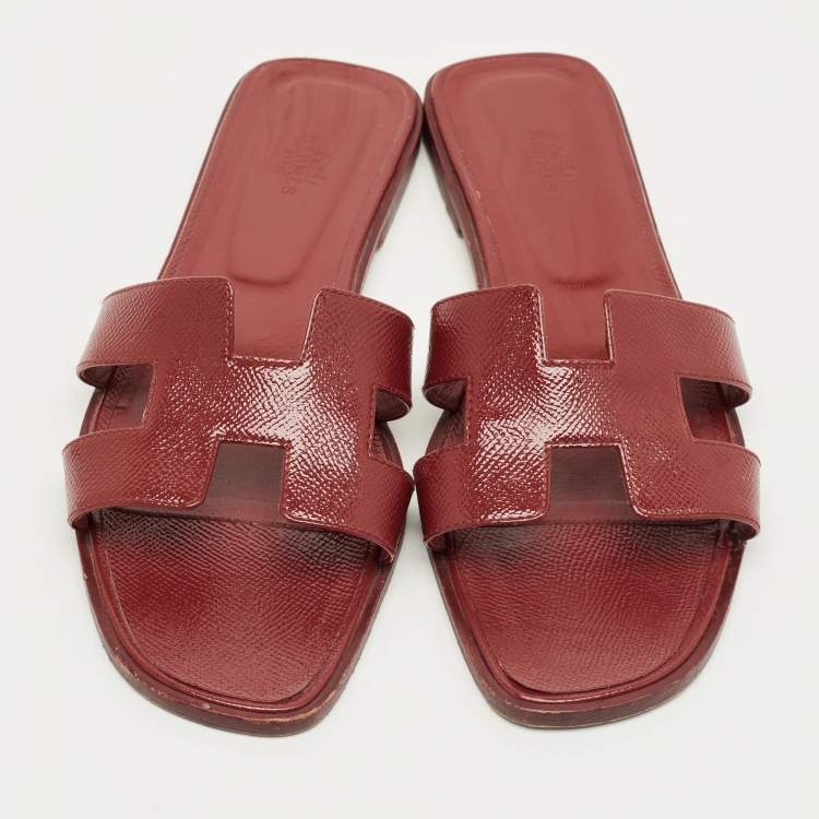 Pre Owned Hermes Red Patent  Leather Oran Flat Slides Size 42