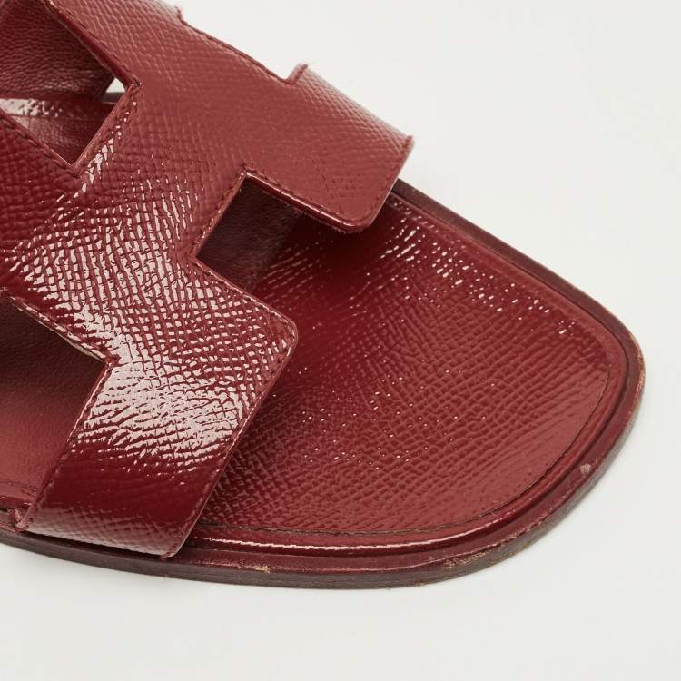 Pre Owned Hermes Red Patent  Leather Oran Flat Slides Size 42