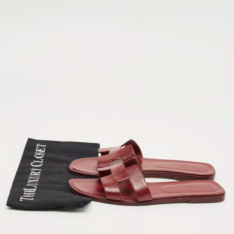 Pre Owned Hermes Red Patent  Leather Oran Flat Slides Size 42