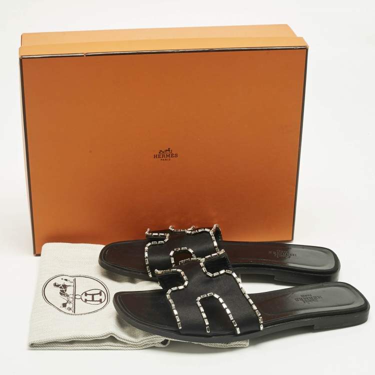 مملوكة مسبقًا Hermes Black Satin Crystal Embellished Oran Flat Slides Size 39
