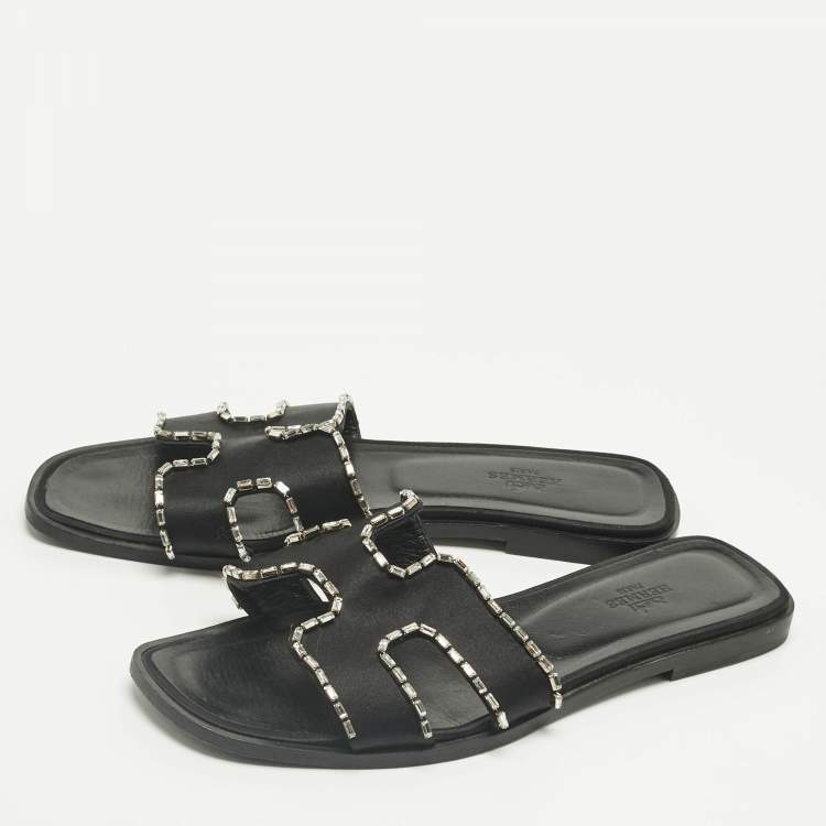 مملوكة مسبقًا Hermes Black Satin Crystal Embellished Oran Flat Slides Size 39