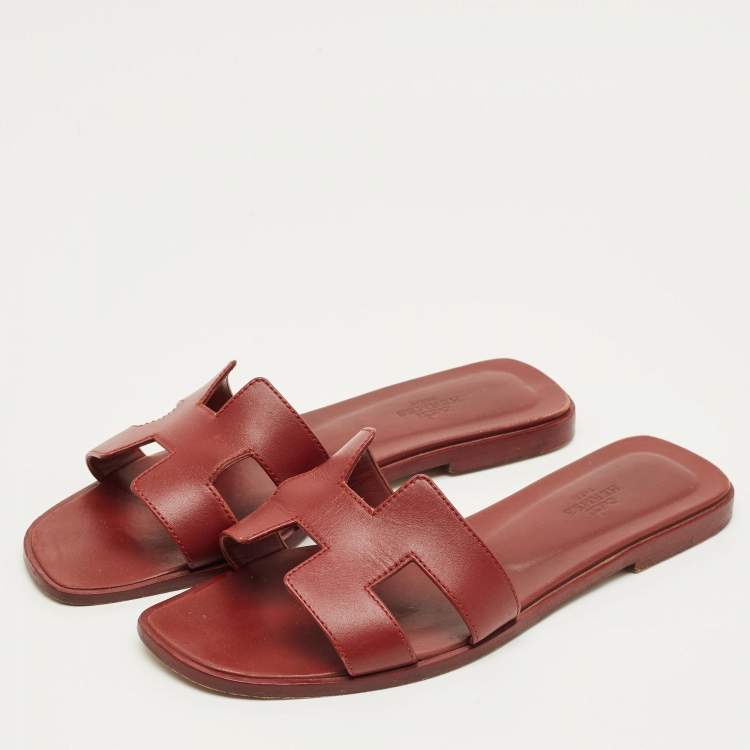 Pre Owned Hermes Burgundy Leather Oran Flat Slides Size 38.5