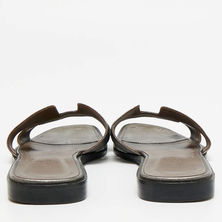 Pre Owned Hermes Oran Size 37 Metallic Leather Flat Slides