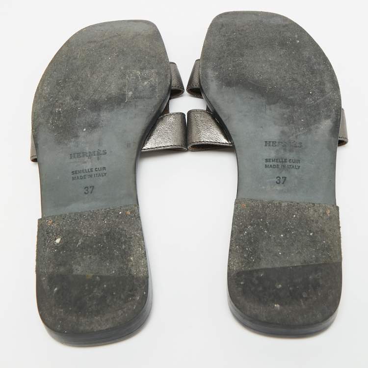 Pre Owned Hermes Oran Size 37 Metallic Leather Flat Slides
