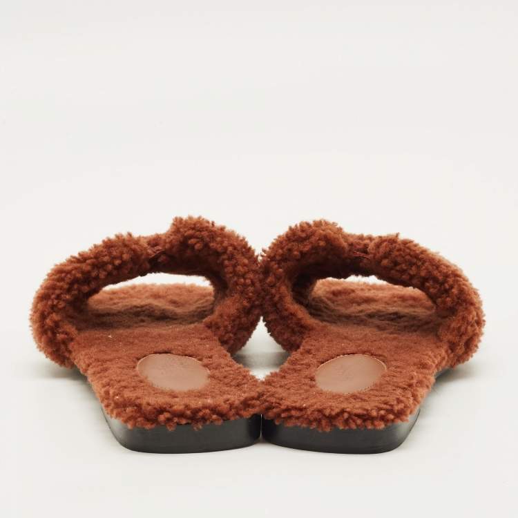 مملوكة مسبقًا Hermes Oran Size 38 Brown Shearling Flat Slides
